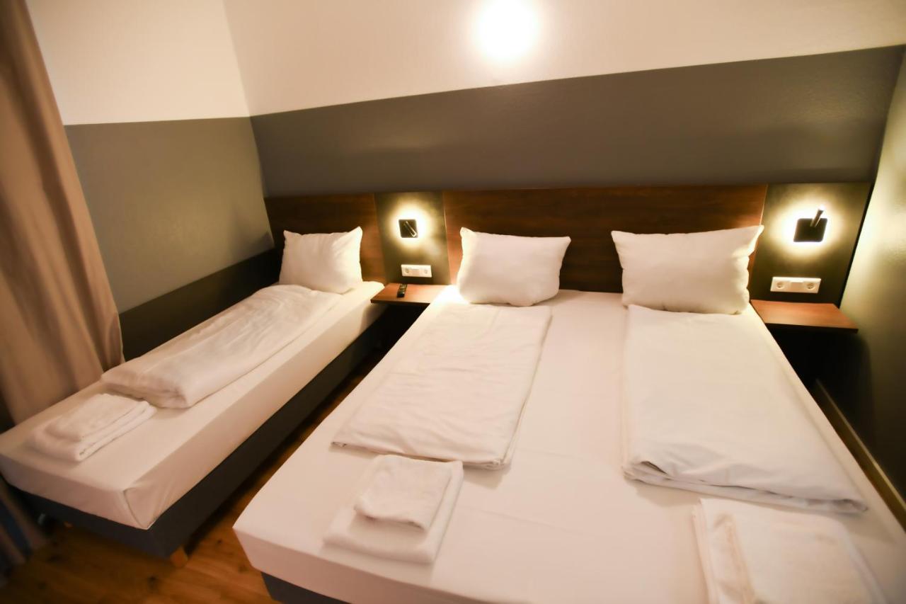 Hotel Apadana Frankfurt Frankfurt am Main Exteriör bild