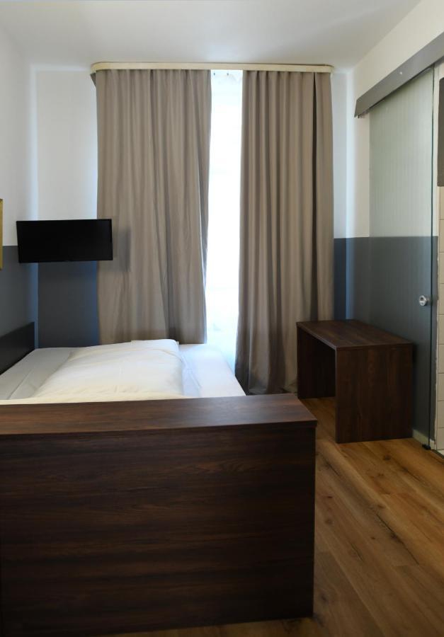 Hotel Apadana Frankfurt Frankfurt am Main Exteriör bild