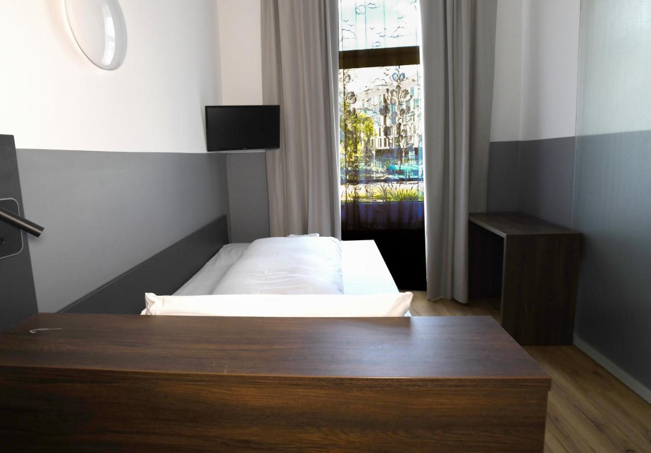 Hotel Apadana Frankfurt Frankfurt am Main Exteriör bild