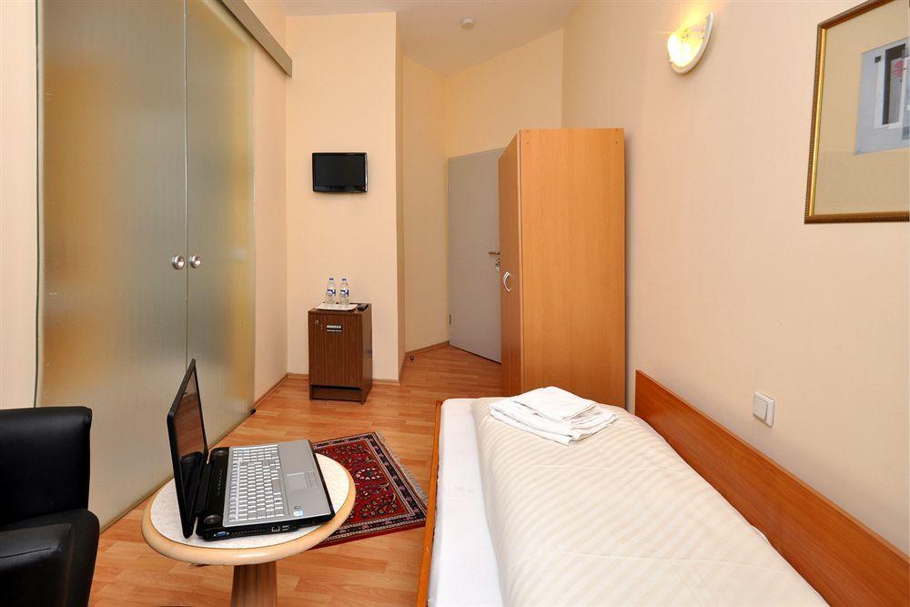 Hotel Apadana Frankfurt Frankfurt am Main Exteriör bild