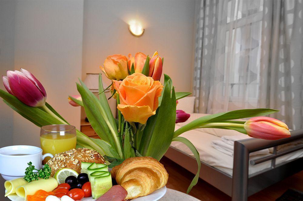 Hotel Apadana Frankfurt Frankfurt am Main Exteriör bild